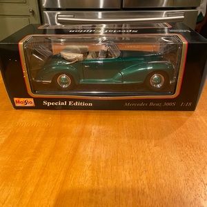 Maisto 1955 Convertible Mercedes 300S